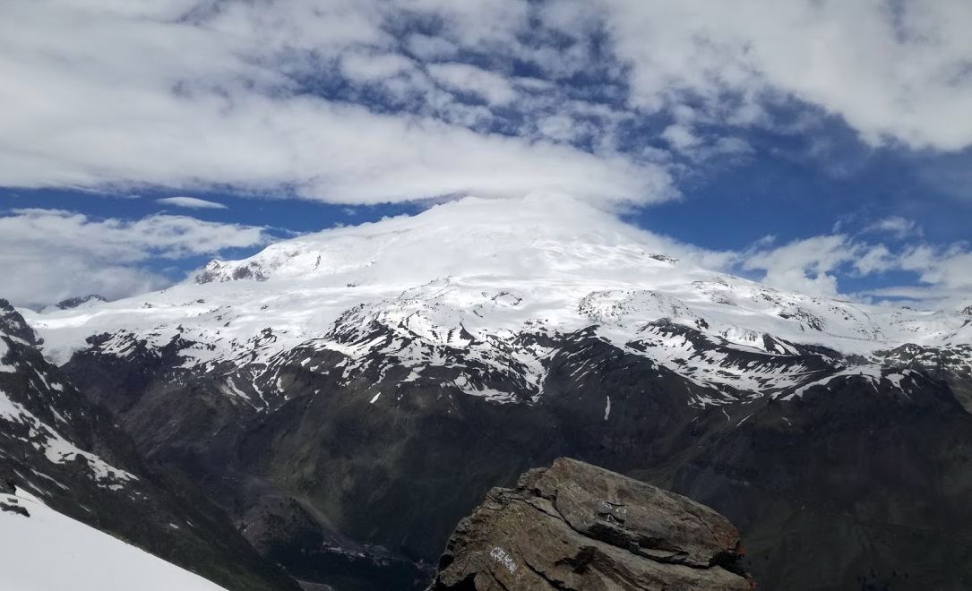 Výhľad z Čegetu na Elbrus