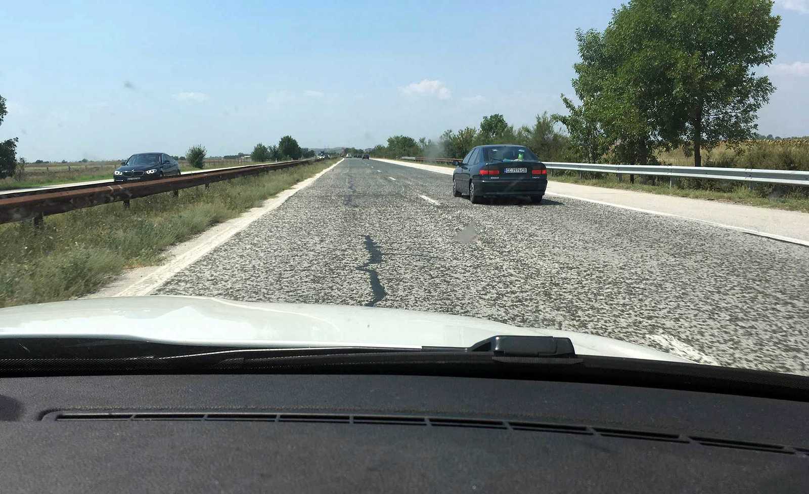 Niektoré úseky bulharskej (aj srbskej) diaľnice dajú tlmičom riadne zabrať