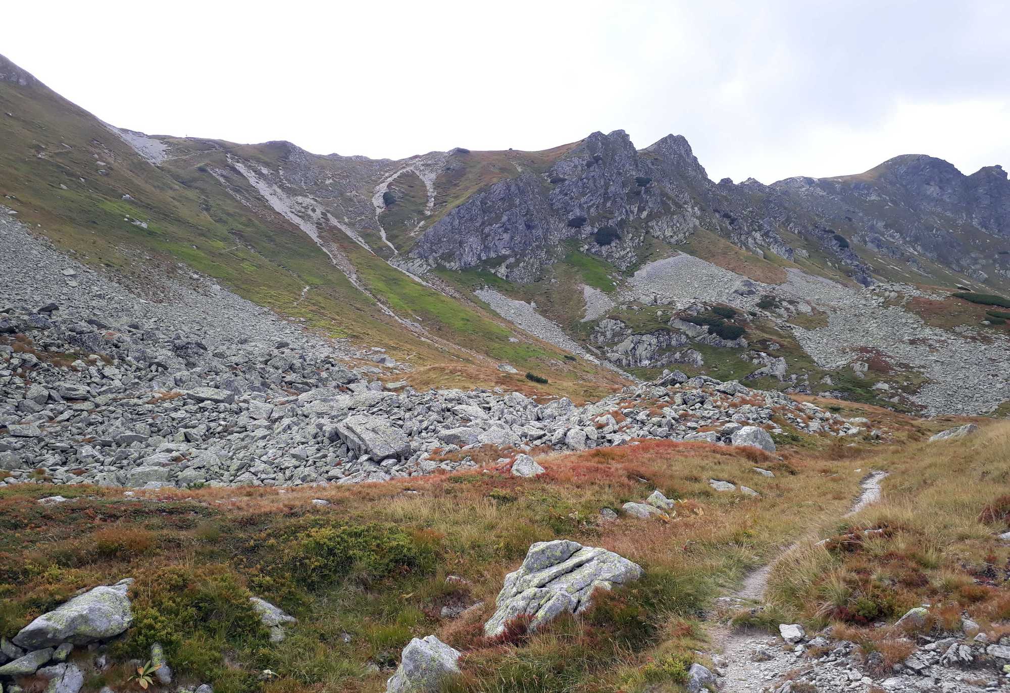 Hladké sedlo na dosah