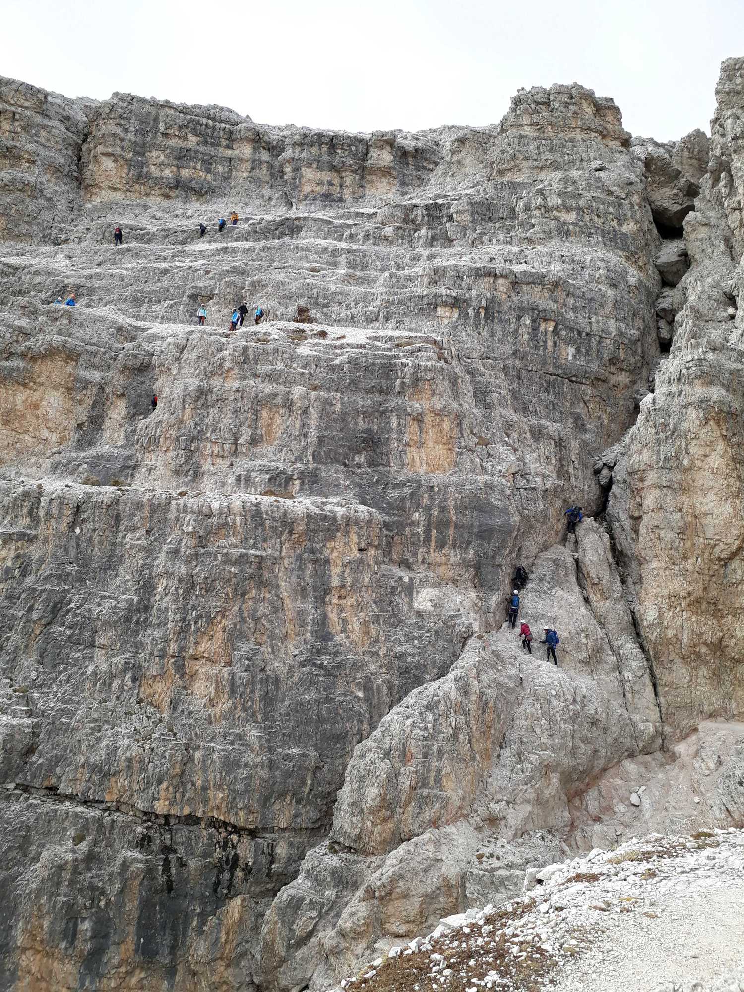 Najnáročnejší úsek ferraty De Luca - Innerkofler: záverečný výšvih na Monte Paterno