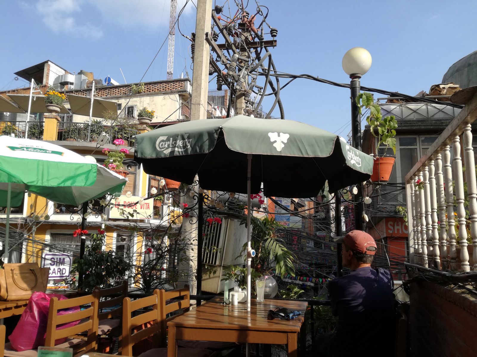 Na terase v Kathmandu posledny obed