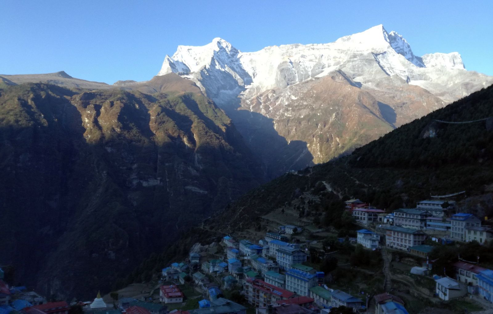 Vyhlad z Lodze v Namchebazar
