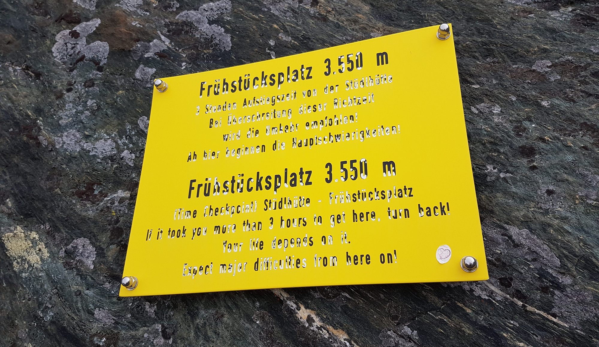 Fruhstucksplatz s jasným varovaním