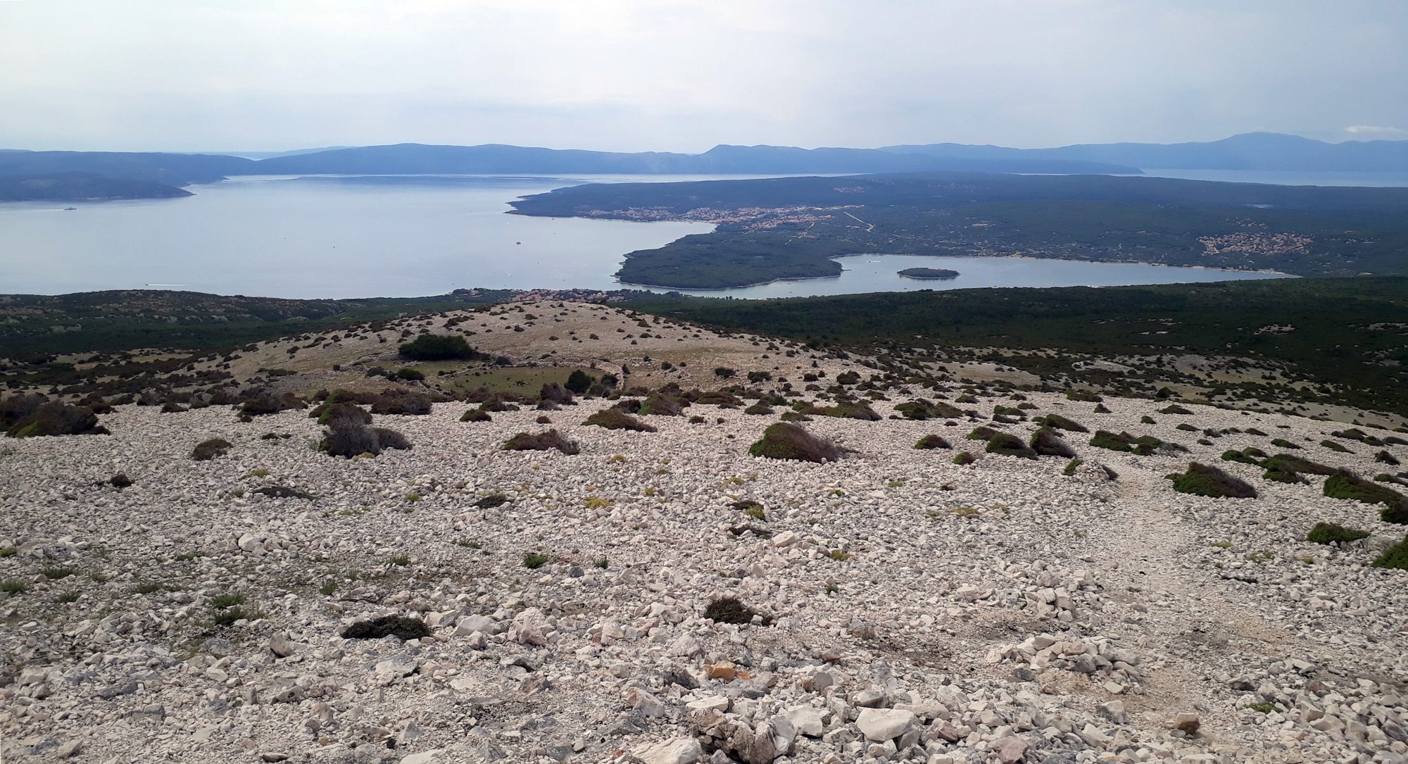 23 Mesto Krk a zátoka Punat