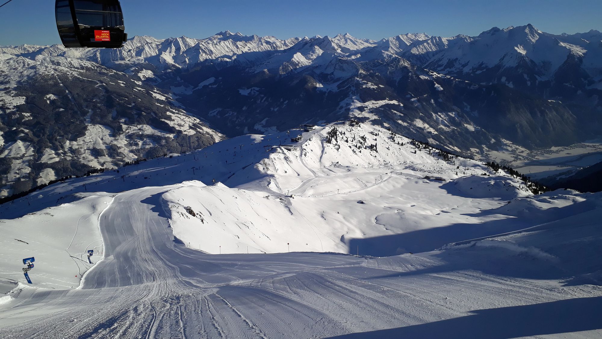 Hochzillertal - reštaurácia Albergo výhľad od stola