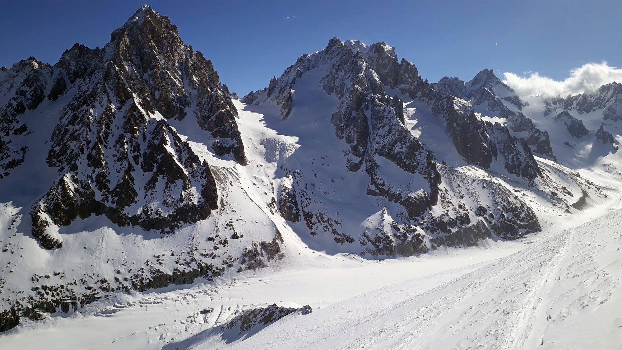 02 Pohľad na prvý cieľ Col du Chardonnet