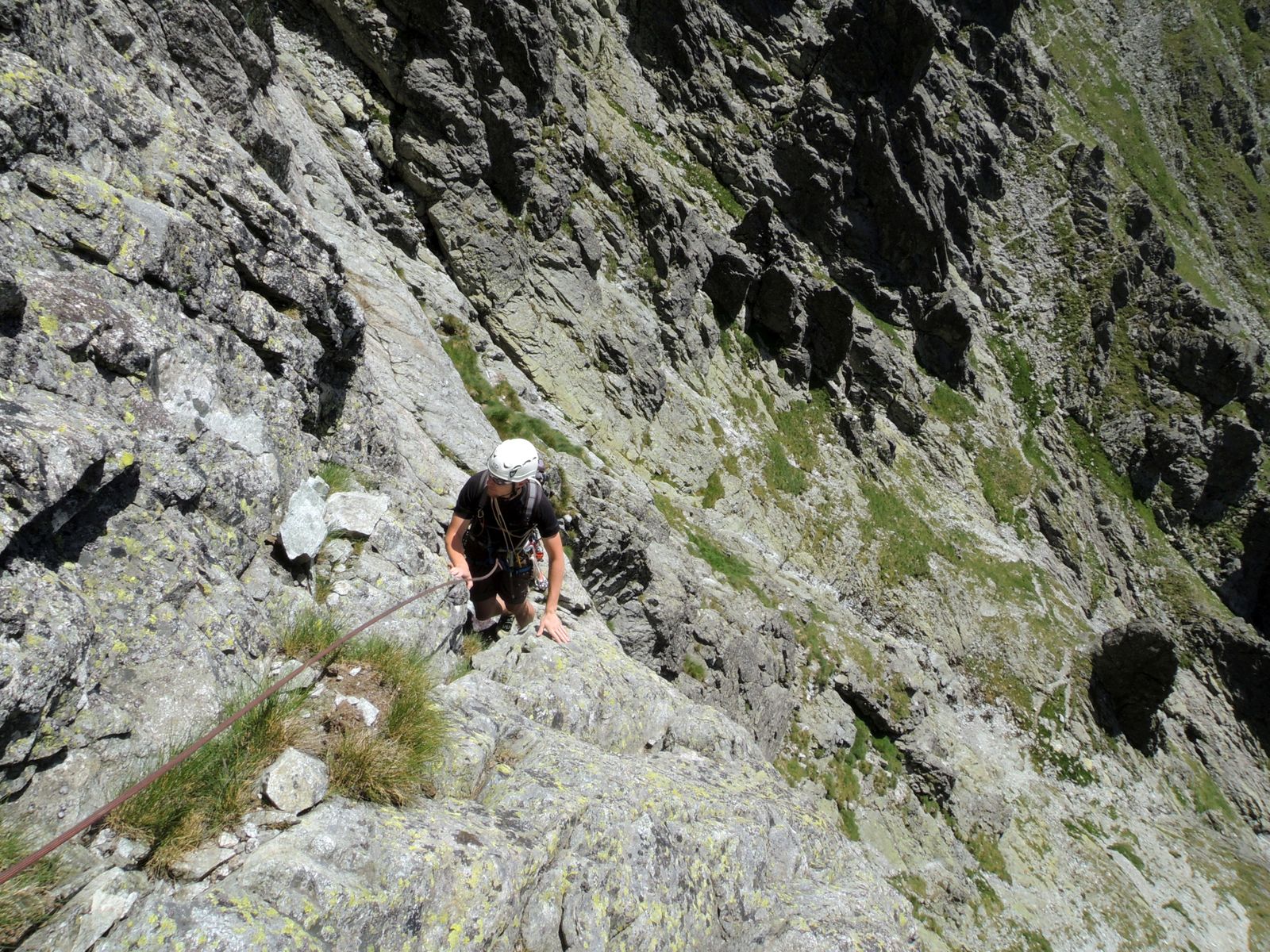 06 koniec druhej dlžky a horolezec neobvykle na druhom