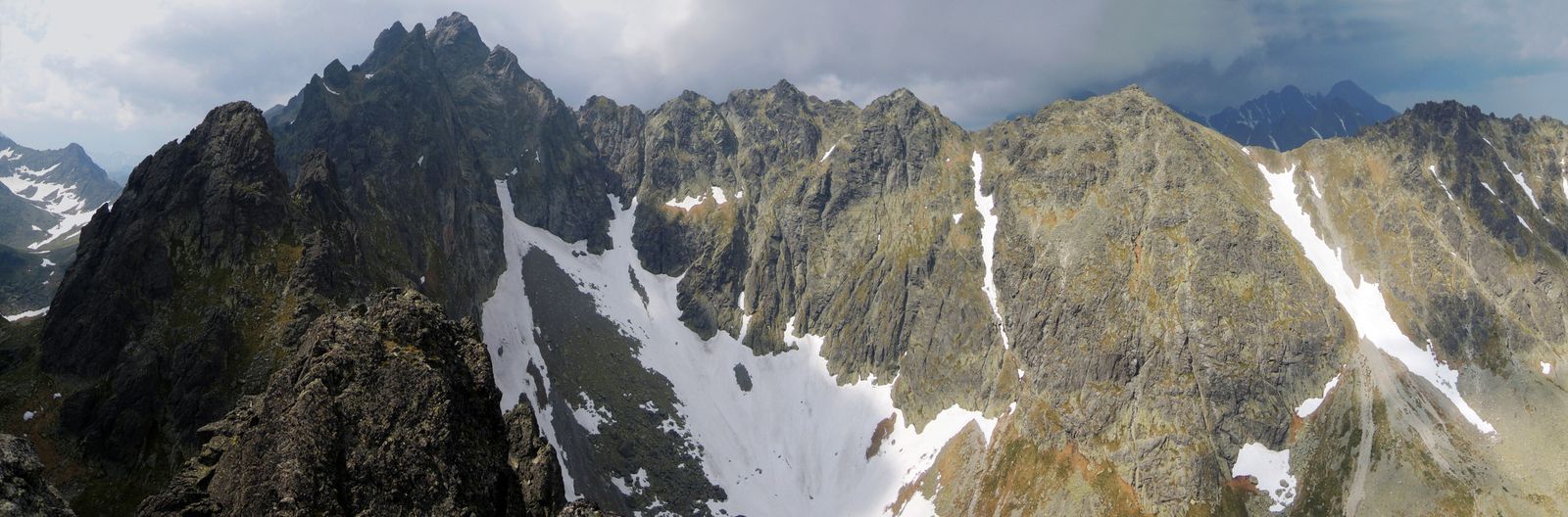 12 Hrana Velickej steny - v pozadi Mordor