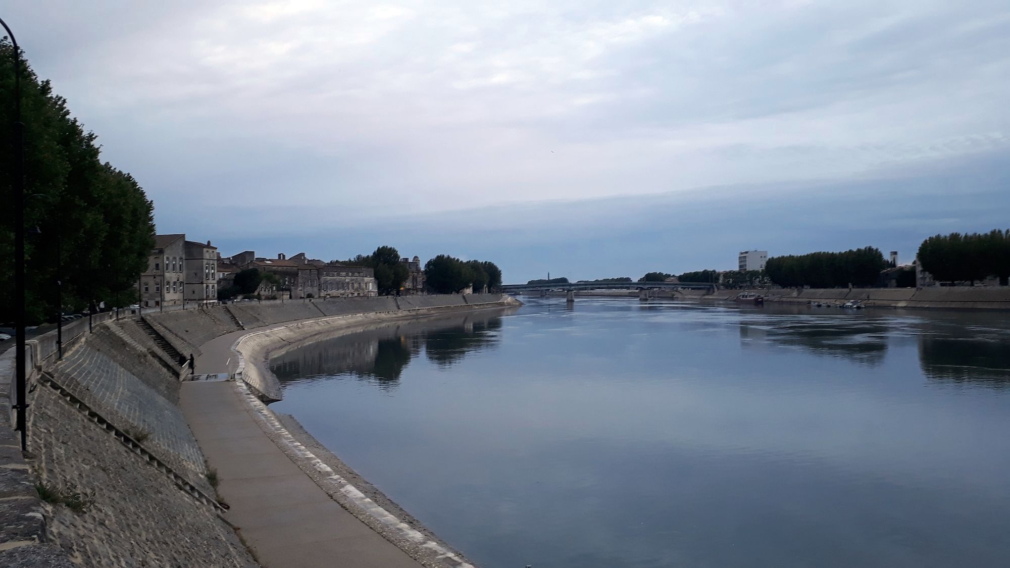 01 Arles mrtve nabrezie