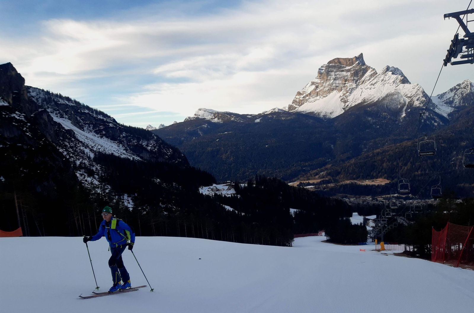 01 Ranná zjazdovka pod dohľadom Monte Pelmo