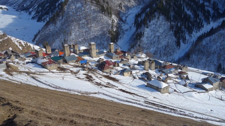 05 Gruzínsko Svanetia: Adishi - jedna z kaukazských malebných dediniek, kde sa zastavil život