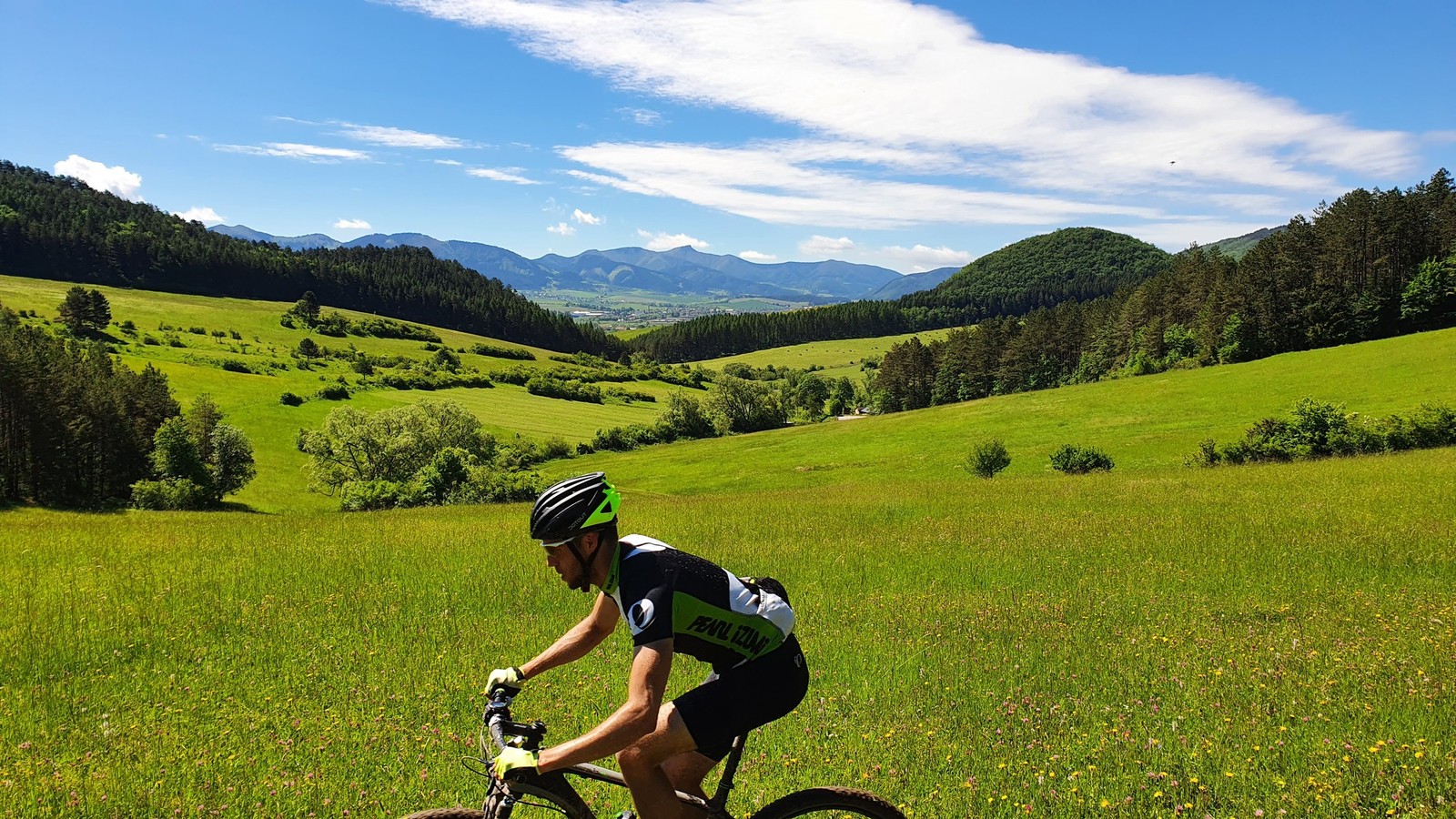 04 MTB Súľovské vrchy - Kľak v pozadí