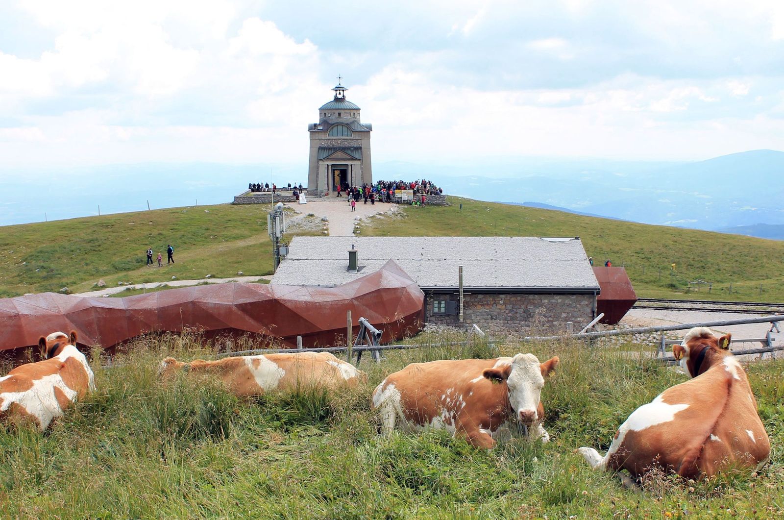 06 Vláčikom na Schneeberg Elisabethkirchlein