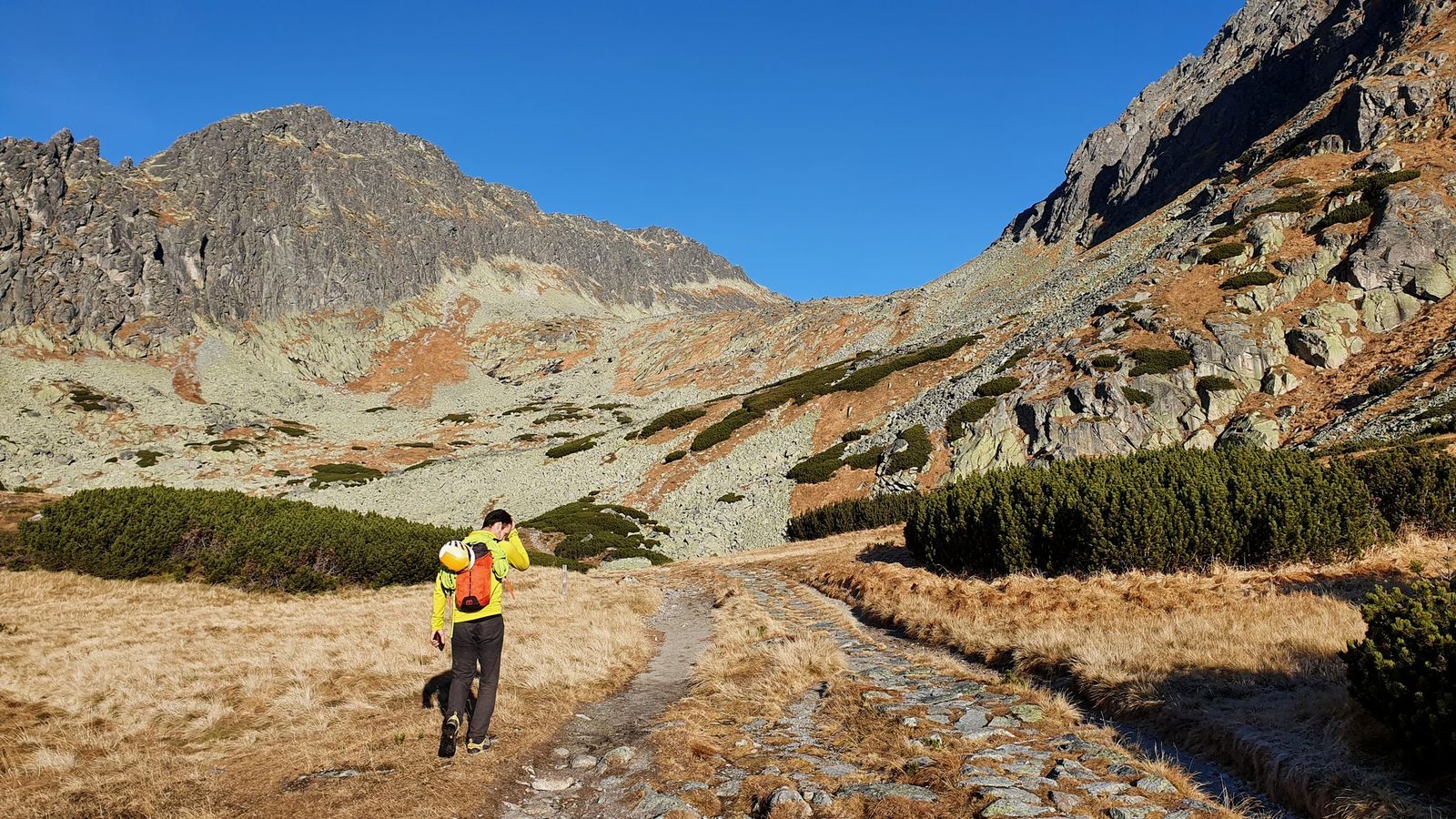 03 Lavým rebrom z na Strbské Solisko z Furkotskej doliny