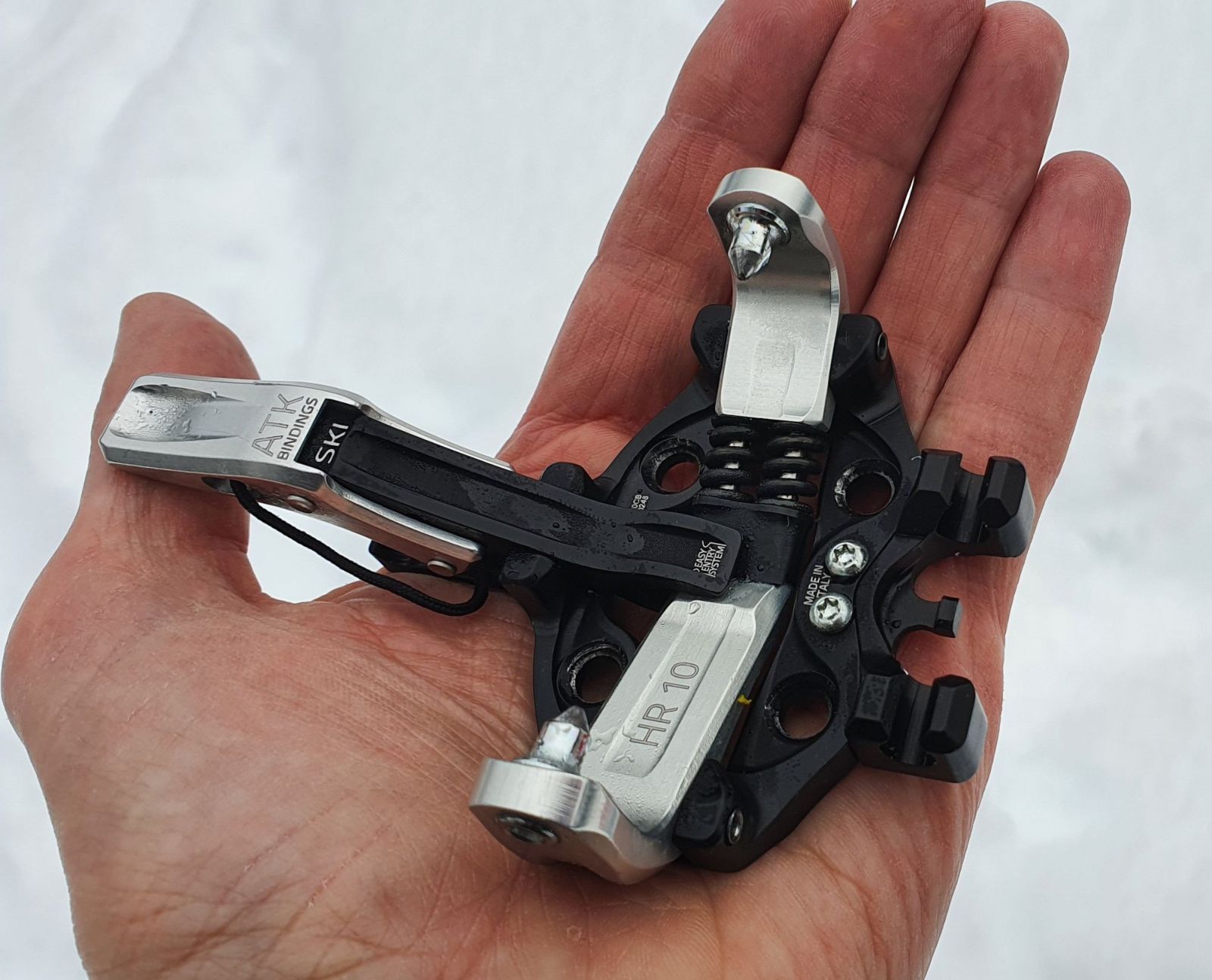 12 Skialp v doline Krnica - uvoľnená špička viazania