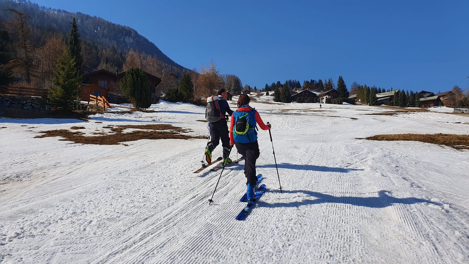 02 Nendaz - Tracouet: už nepoužívaná zjazdovka medzi chatami