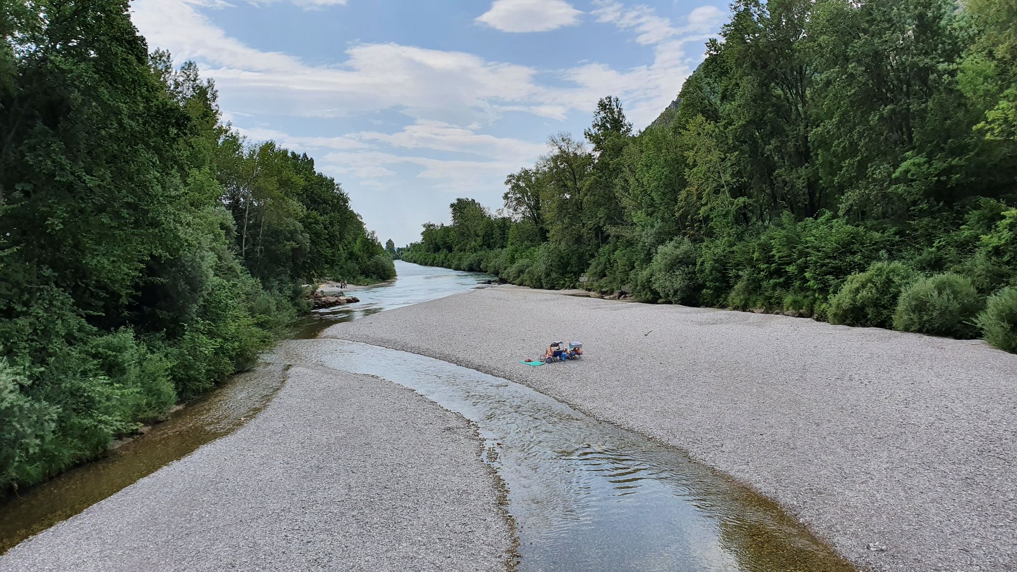 02 Cyklo Lago di Cavazzo Domododci oddychujúci pri rieke