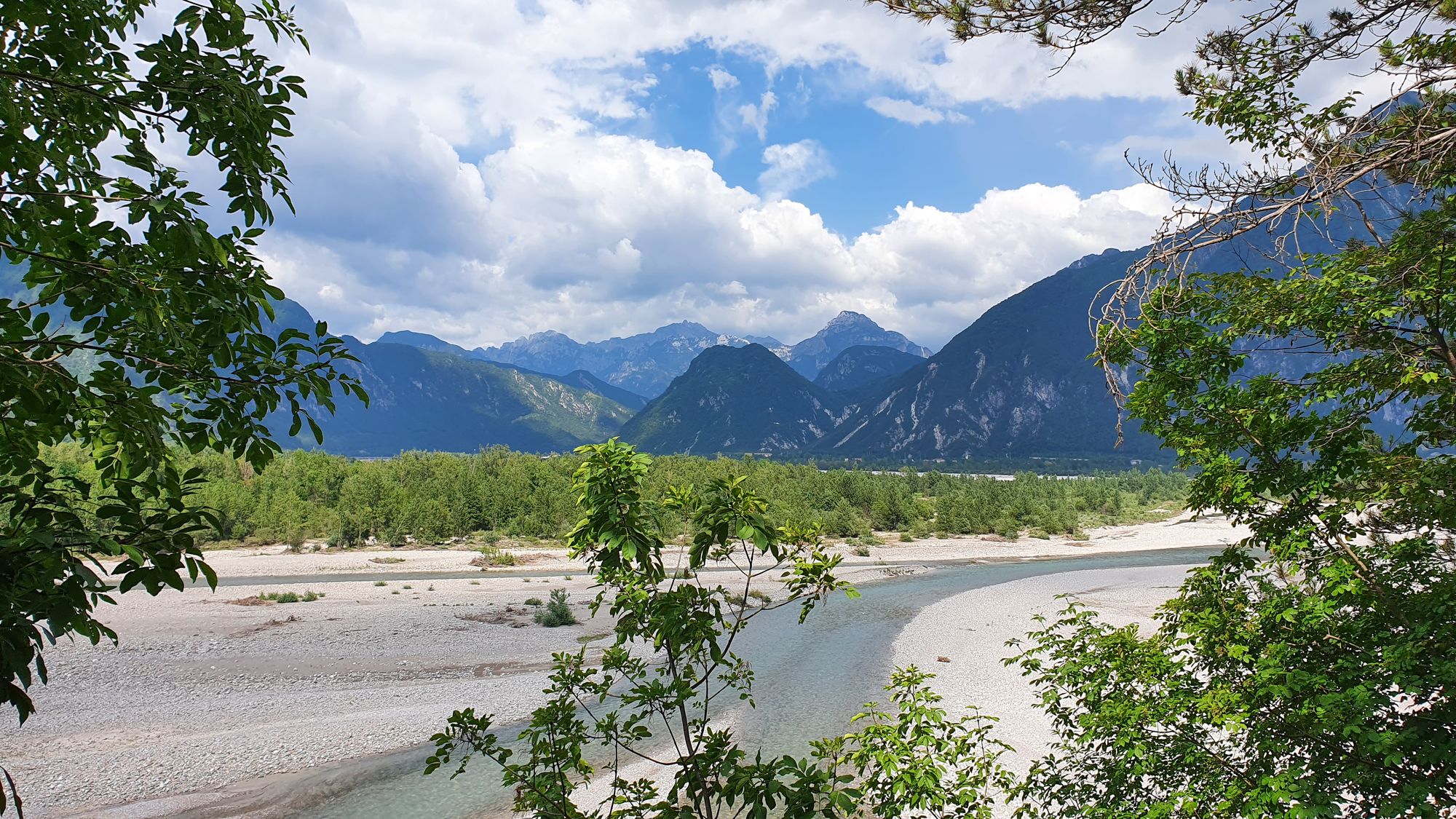 13 Cyklo Lago di Cavazzo nedaleko sútoku Felly a Tagliamenta