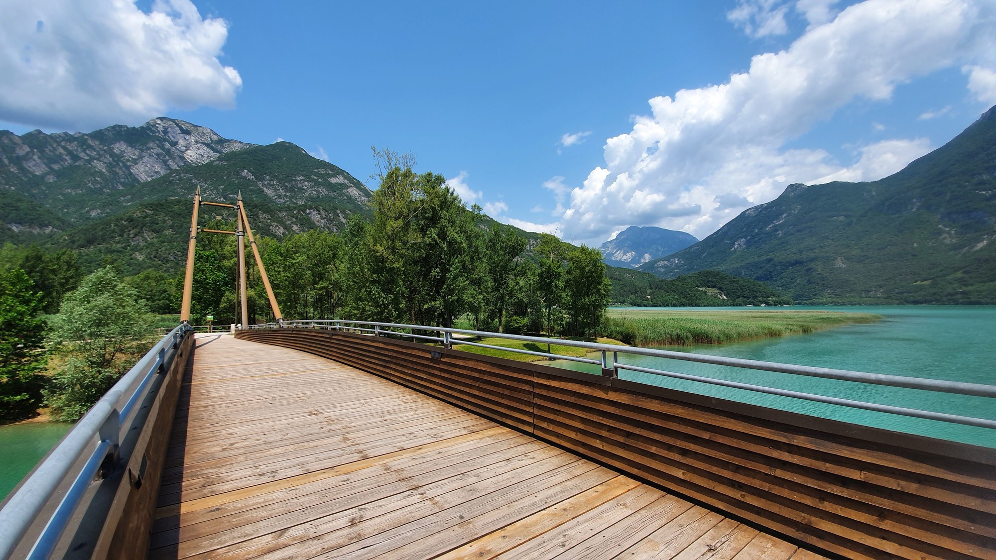 16 Cyklo Lago di Cavazzo prírodný park na južnom konci jazera