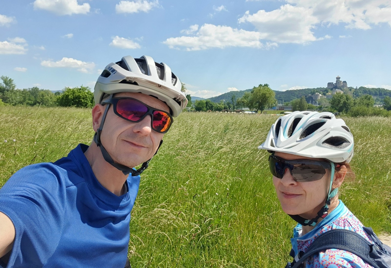 Cykloturistika Váh Vlára Sidonie 13: selfie s hradom
