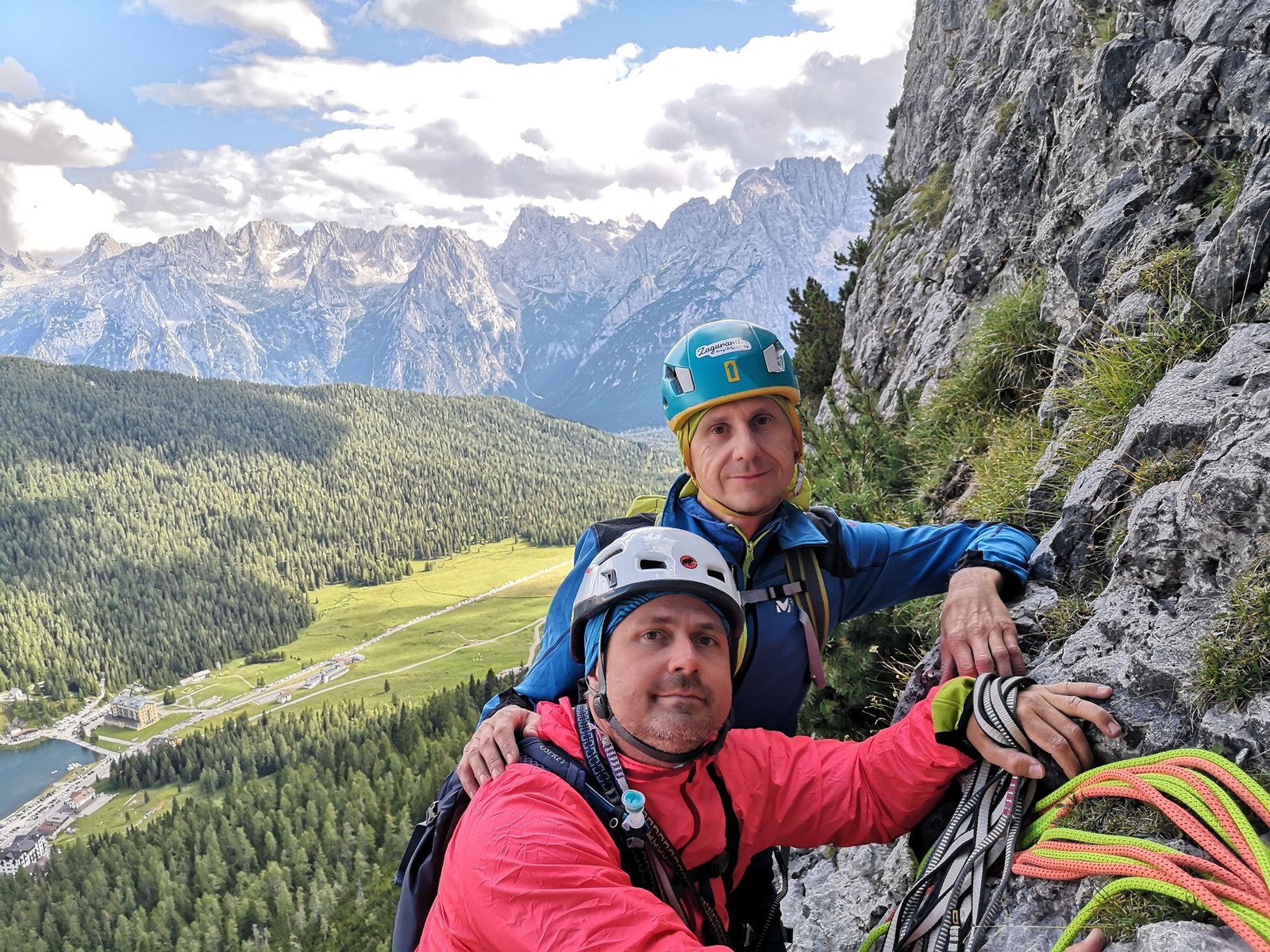 Via Innocenti Evasioni di Sinistra 10 Na štande