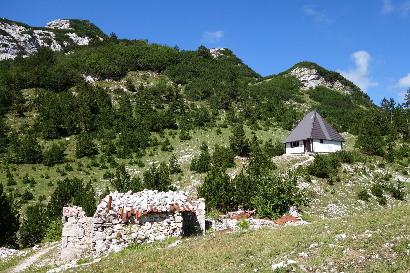 07 Okolo chaty Jezerce