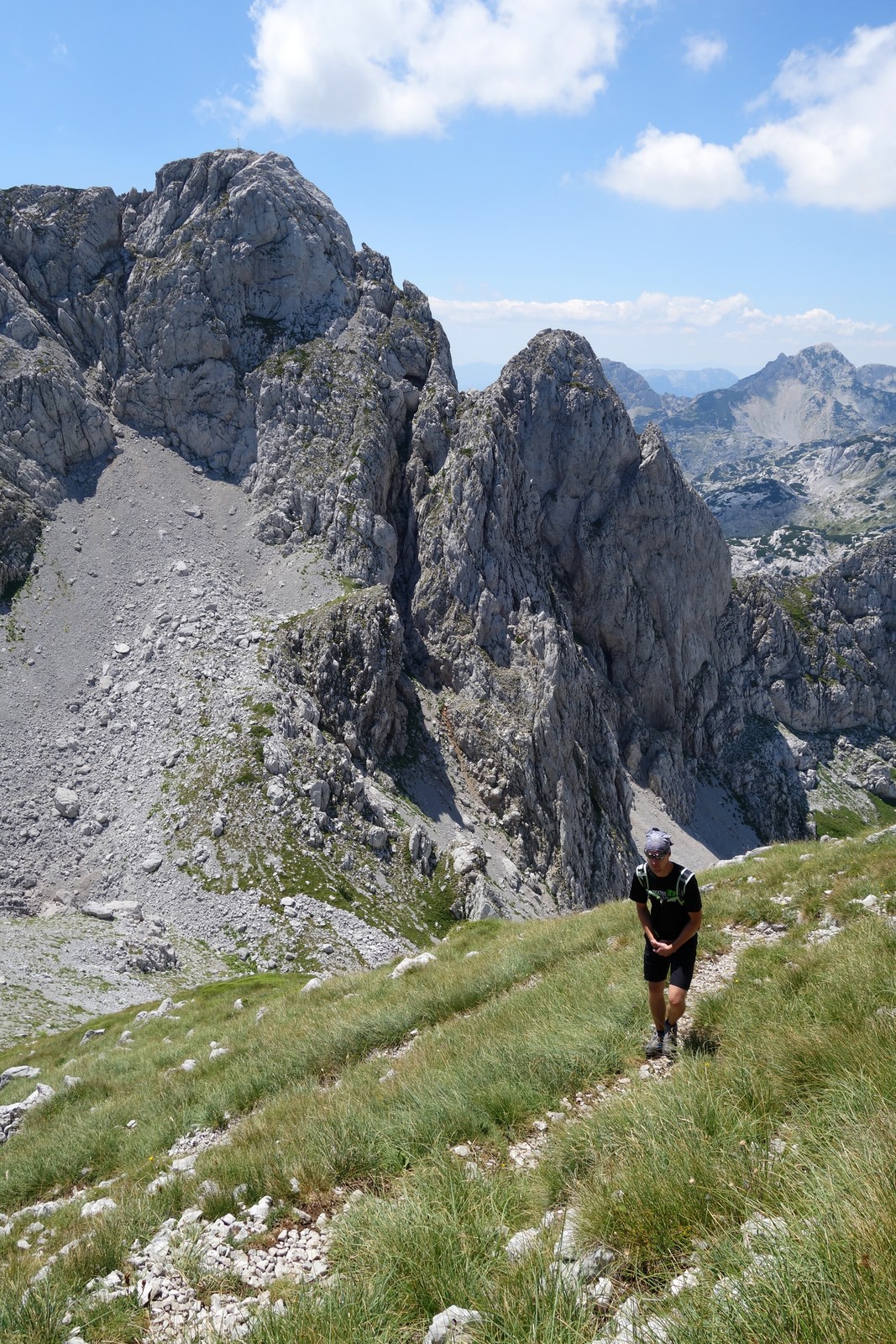 18 stúpanie na Otiš Zelena Glava v pozadí