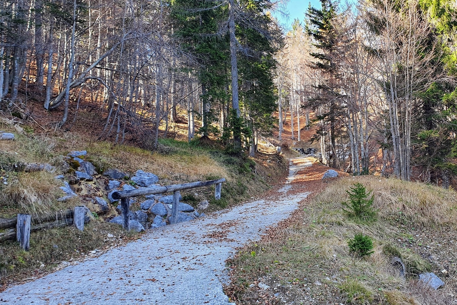 21 Spojka zo Sella Somdogna ku chate Fratelli Grego