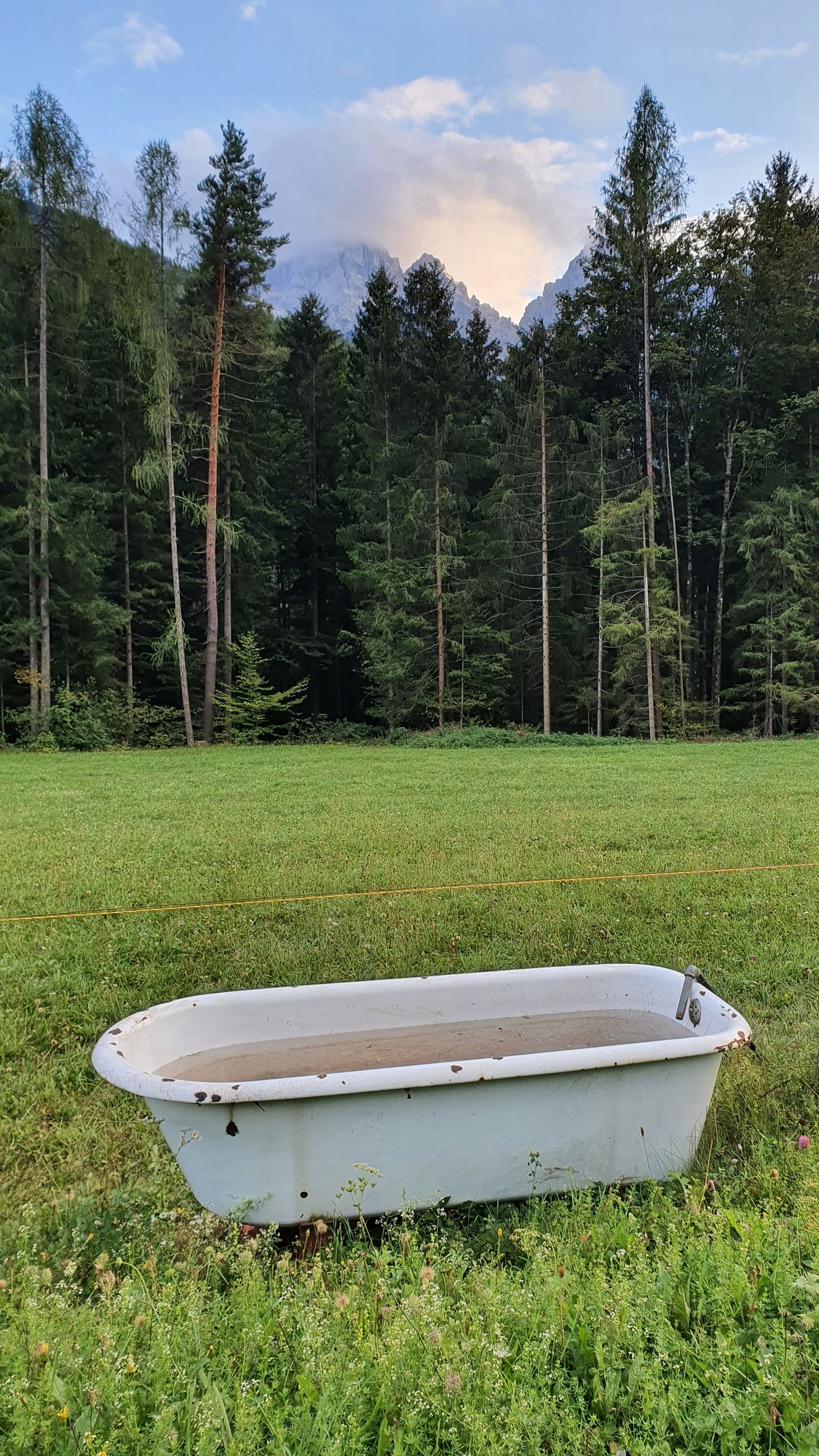 Aljazev dom (09) - improvizované napájadlo