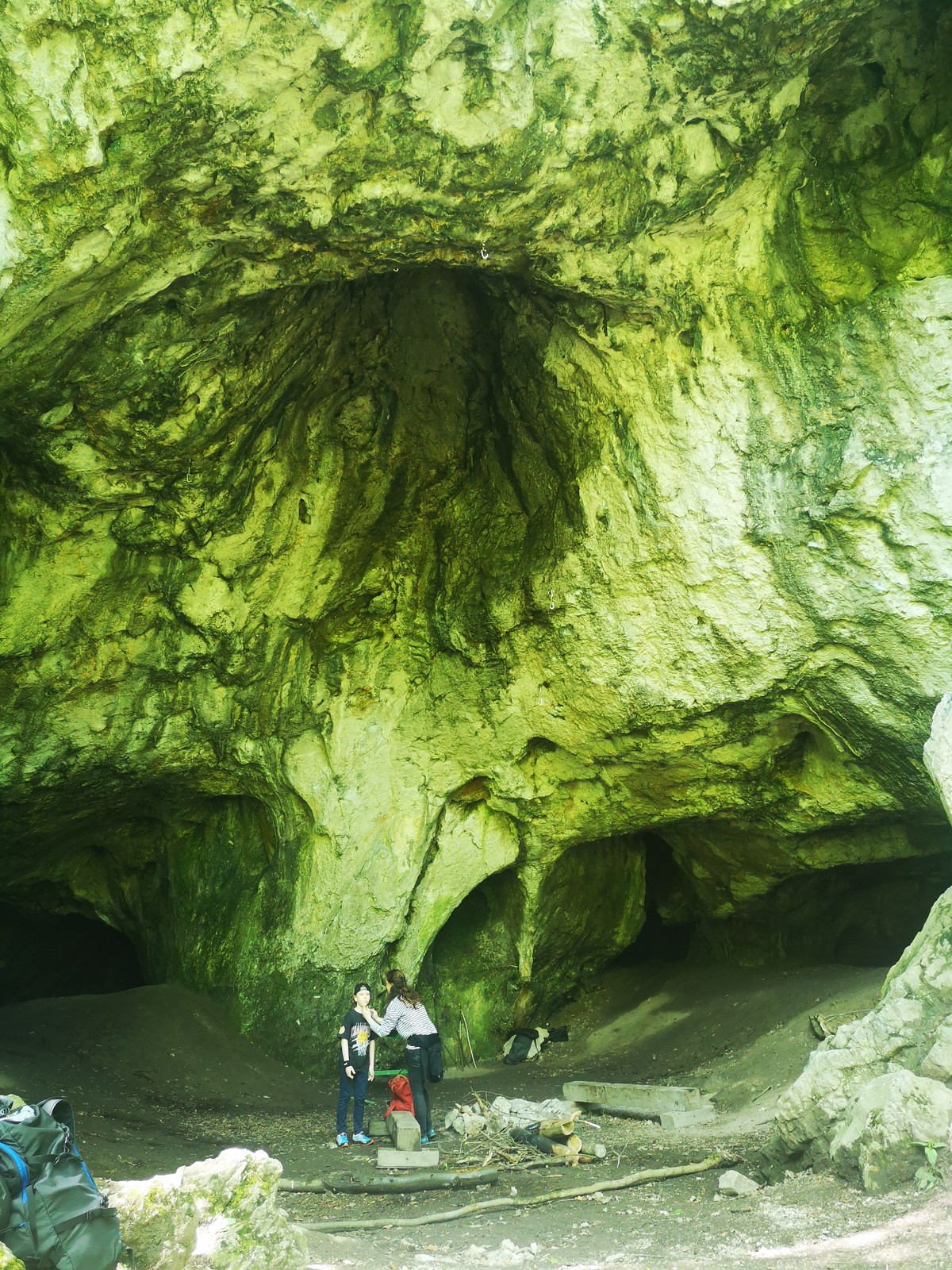 Deravá skala (2) jaskyňa