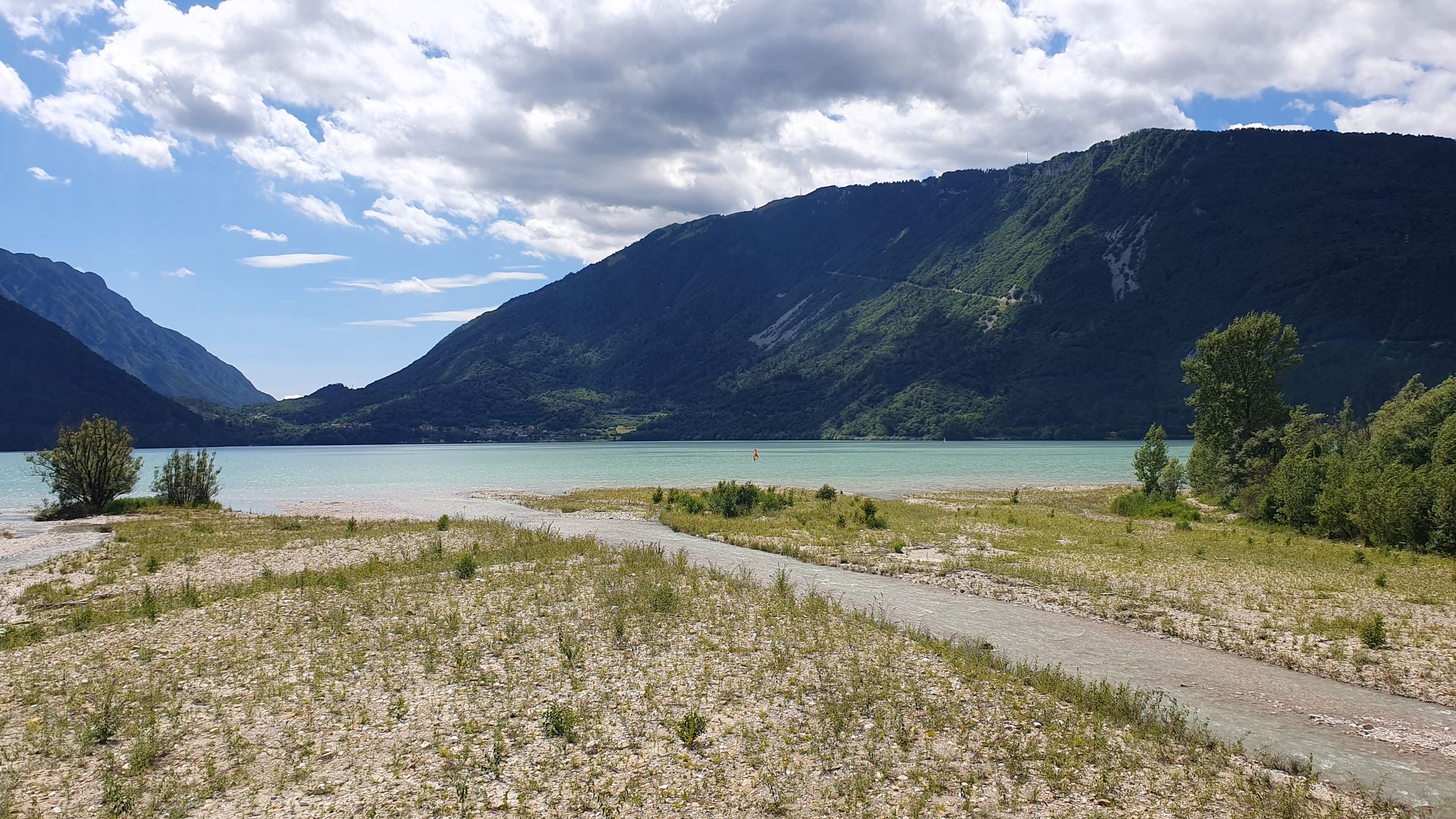 Cykloturistika Lago di Santa Croce, rieka Piava (09) - Lago di Santa Croce