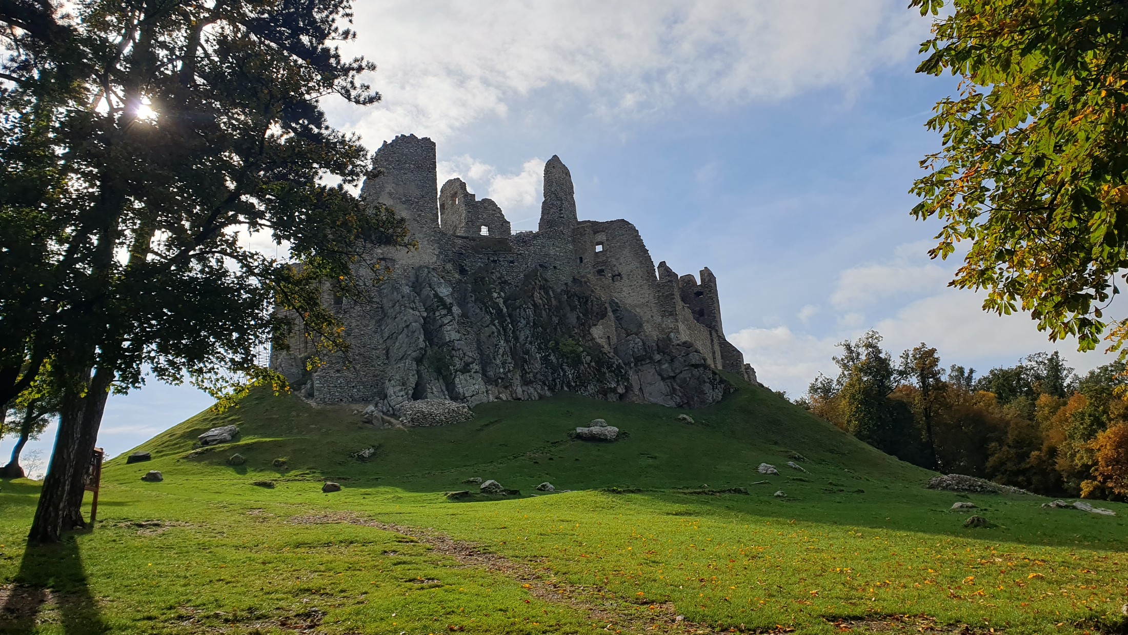 Hrušovský hrad (02) Prvý výhľad