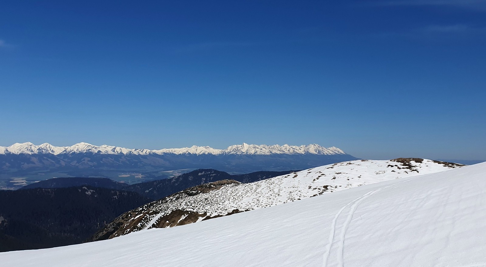 Trangoška, Dumbier a Siroká dolina (12) - výhľad na VT z hrebeňa na Prašivú