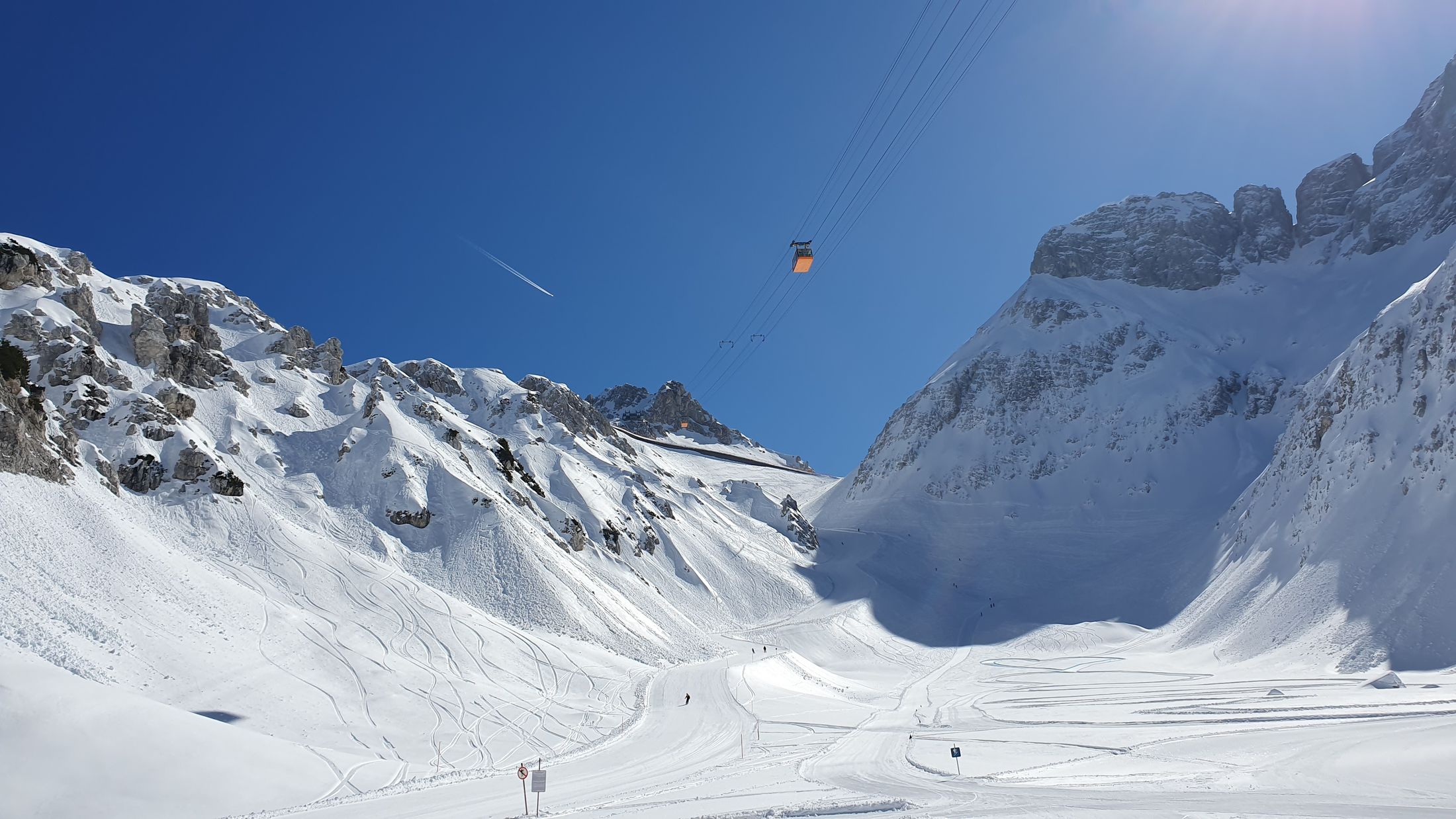 Sella Nevea dolina Krnica (01) - oficiálne ski touringová trasa do sedla Prevala vedie mimo zjazdovky