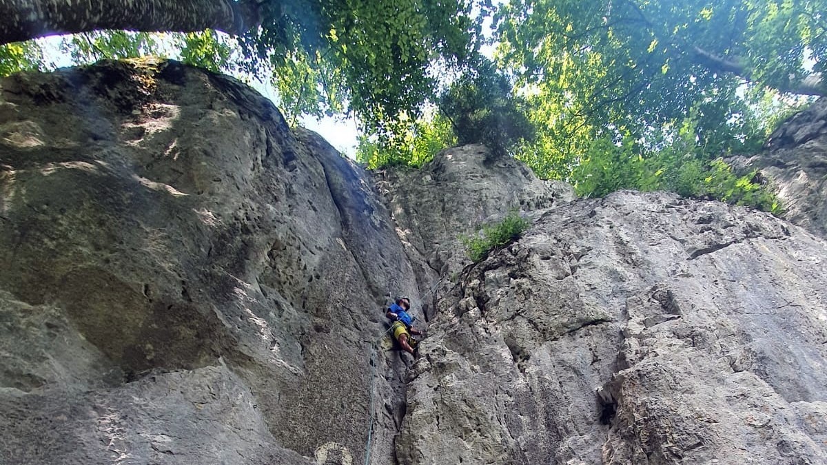 Tesná skala (18x) cesta Chy 3
