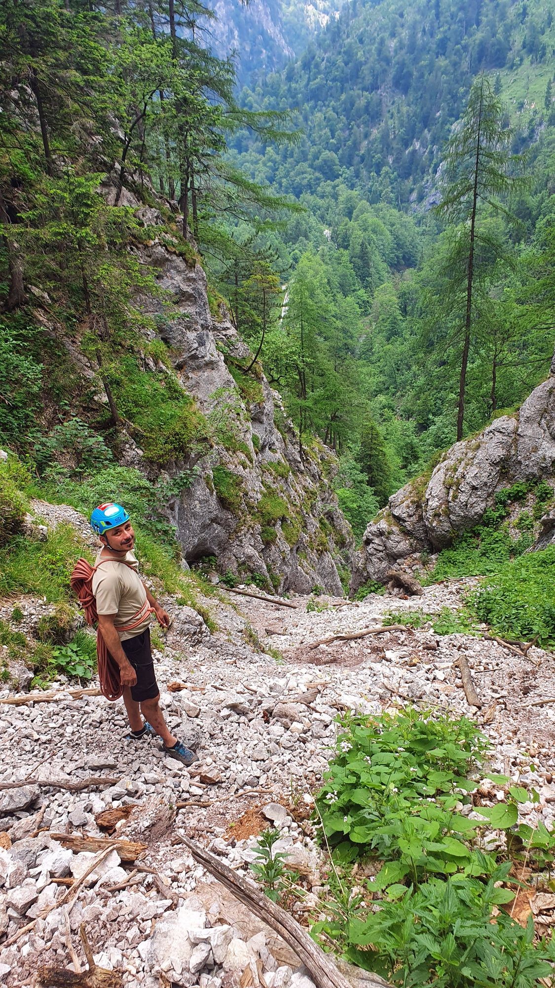 Alte Westwand (15) zostup