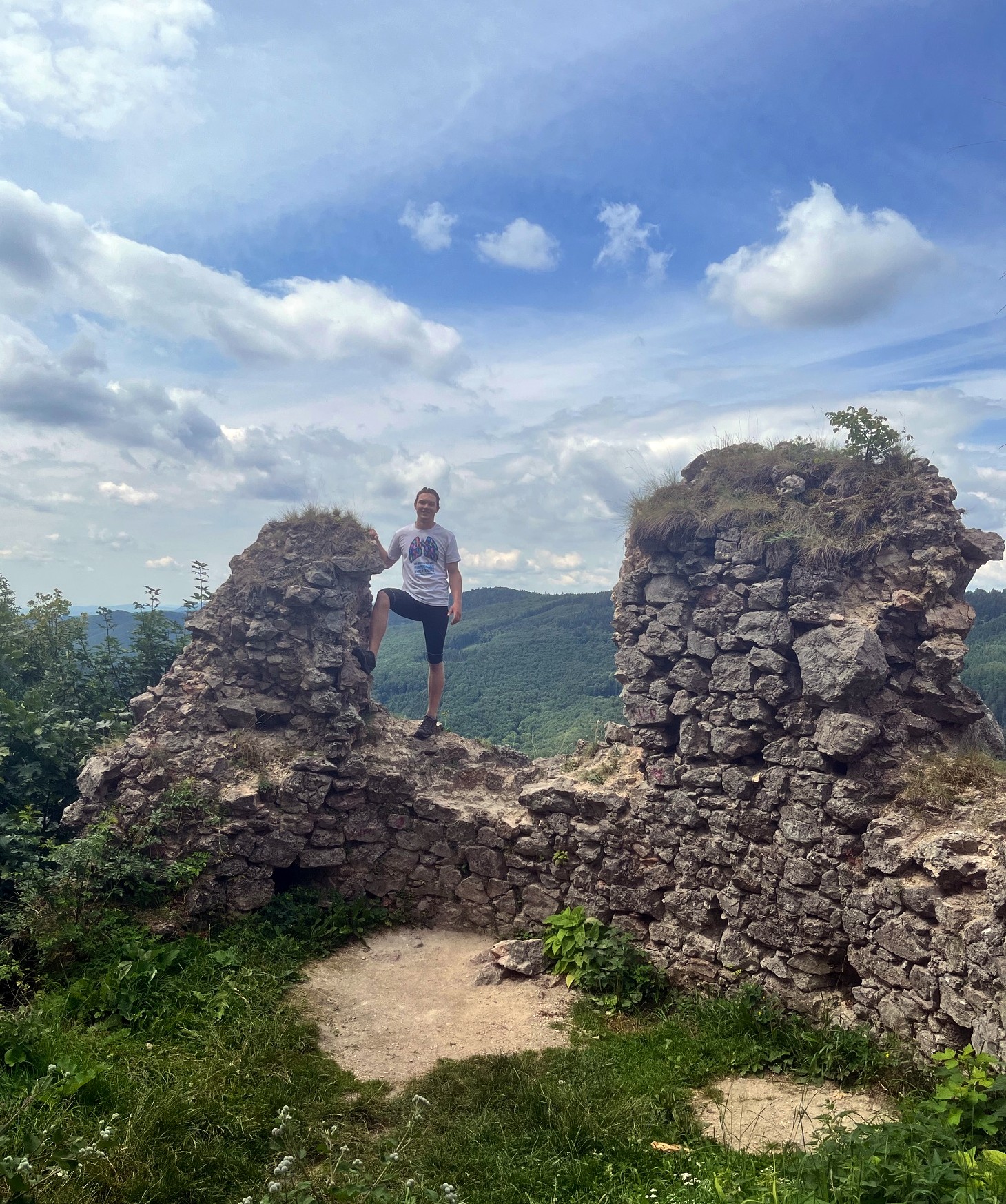 14 Hrad Vršatec