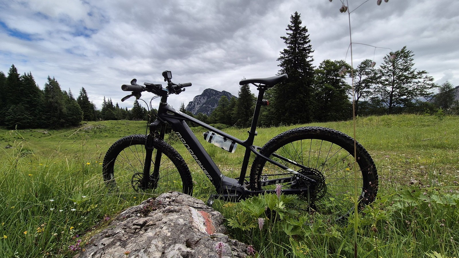 Cyklo Valle di Riofreddo (09) Tesne pred sedlom Prasnig