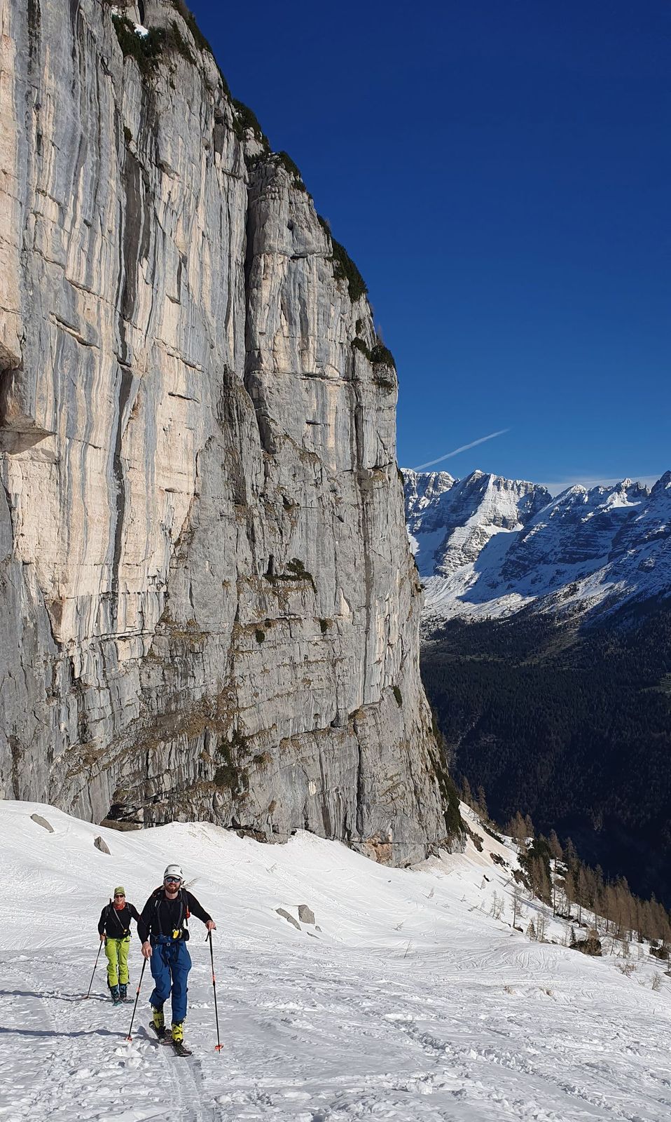 Skialp cez sedlo Bila Pec pod Kanin jar (02)