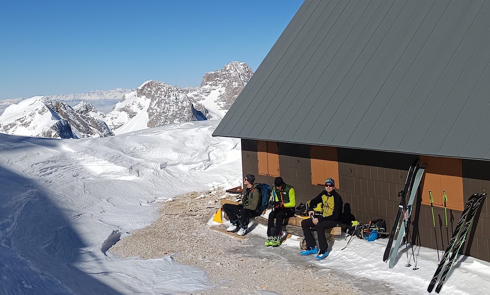 Skialp Triglav cez dolinu Krma (17) Chata Kredarica