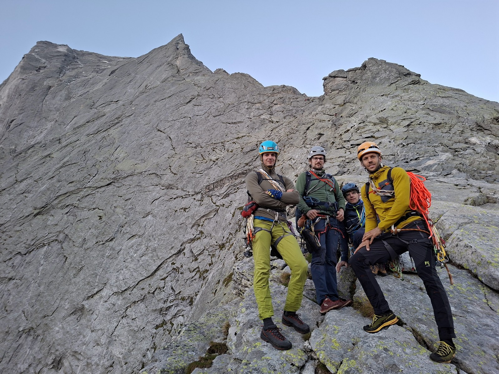 Piz Badile Via Cassin (05) Pod stenou