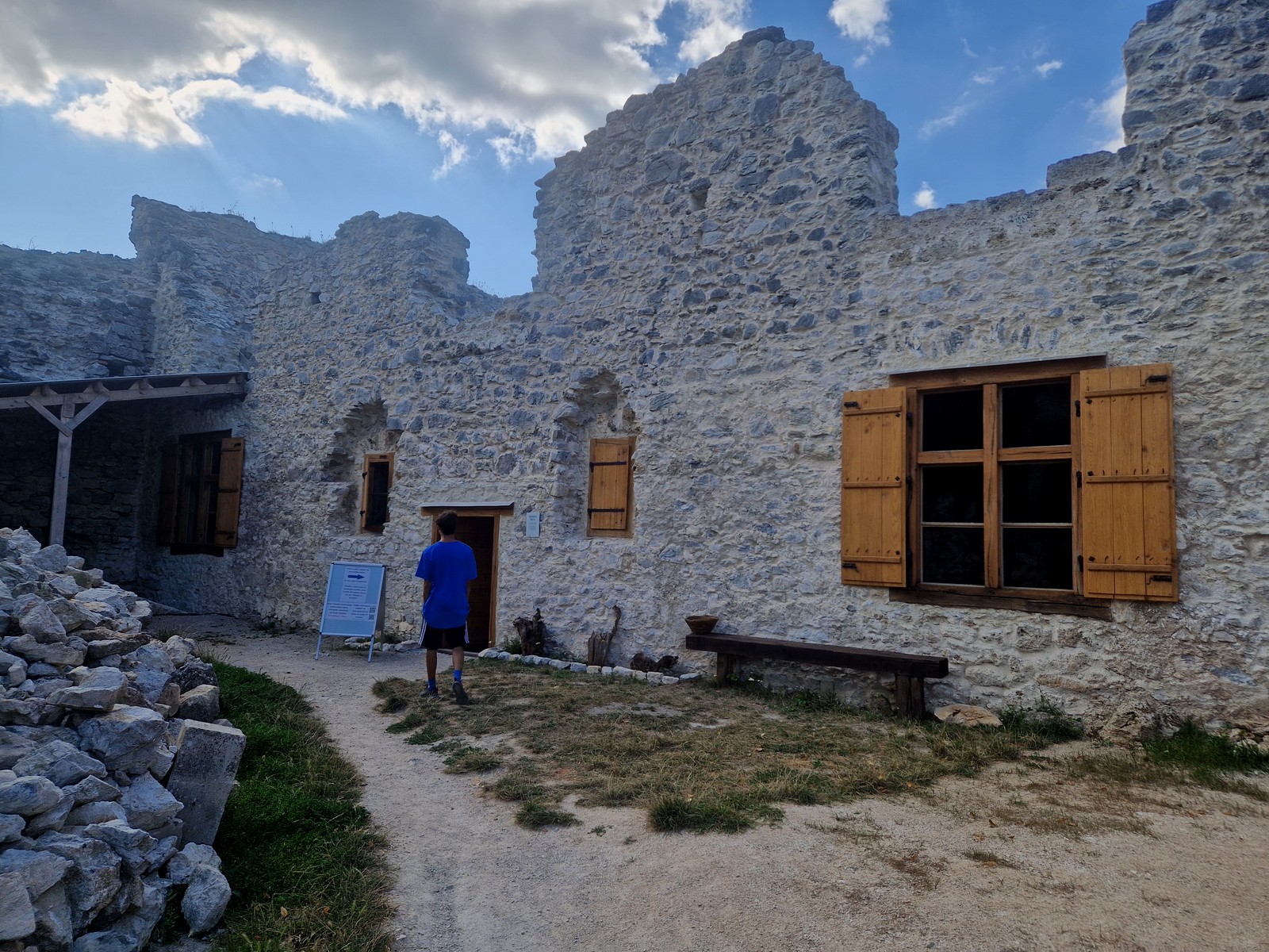 Hrad Tematín (12) opravená časť hradu