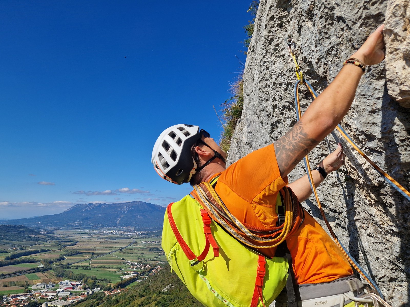 Vipava (6) cesta Ciklamen začiatok tretej dĺžky