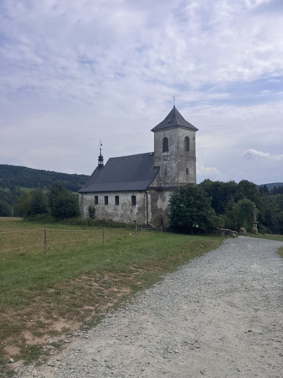 Vrchní Orlice, kostol Sv Jána Nepomuckeho (film Obsluhoval jsem anglického krále)