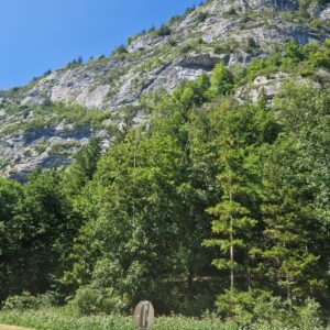 Null komma Josef (2) pohľad na stenu od parkoviska